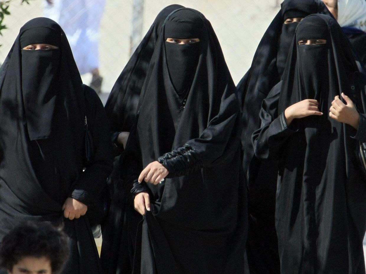Saudi Arabia: women file petition to end male guardianship system
