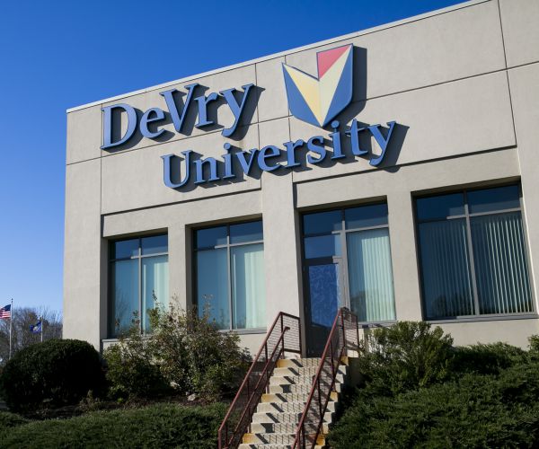 DeVry Settles on Job Placement Claims