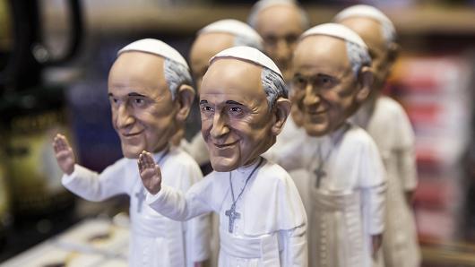 Vatican explores out rights to Pope Francis' image