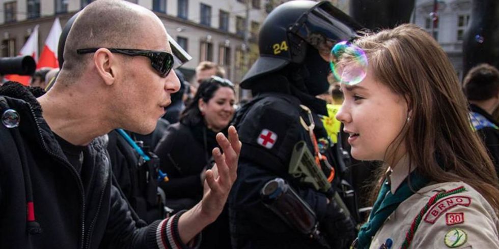 Girl Scout, Neo-Nazi Clash in Viral Photo (Watch)