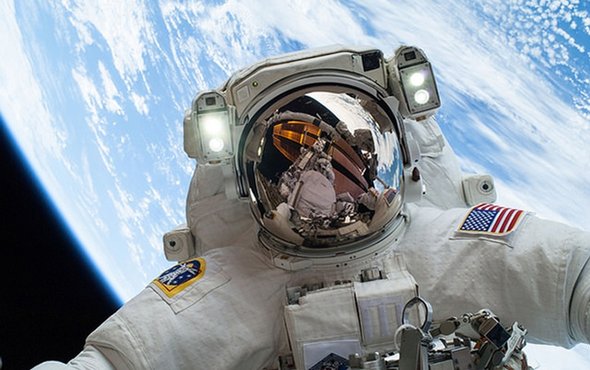 Spacesuit 'take me home' button could save lost astronauts