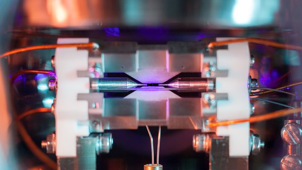 Picture of single atom scoops top science photography prize
