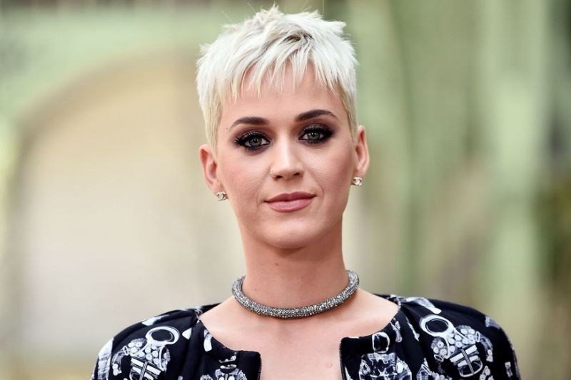 Last nun in Katy Perry's convent battle won't back down, Report