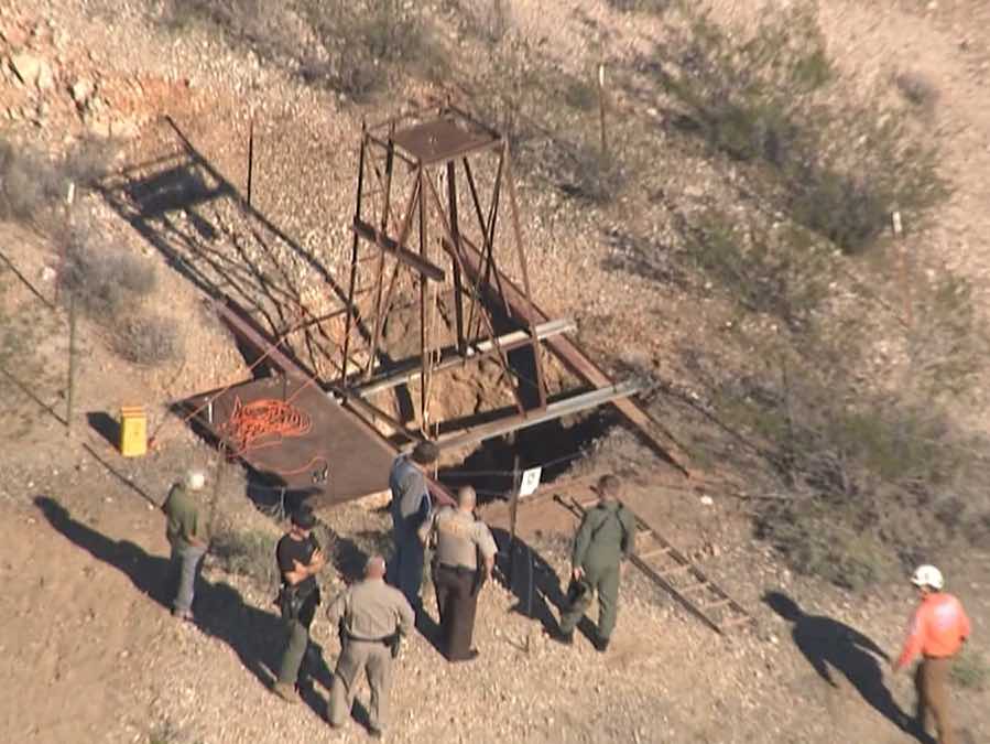Arizona mine shaft man trapped two days