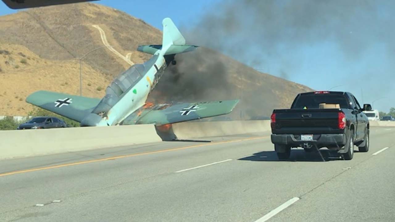 California plane crash on 101 Freeway in Agoura Hills, Report