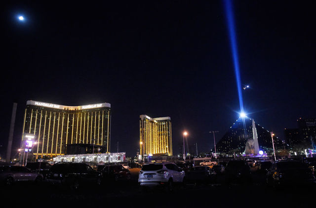 Las Vegas strip to go dark to Honor the Victims