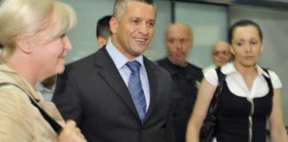 Bosnian ‘Srebrenica defender’ acquitted of war crimes charges Bosnian 'Srebrenica defender' acquitted of war crimes charges