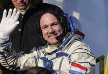 Astronaut calls 911 From Space, they’re just like us! Astronaut calls 911 From Space, they’re just like us!