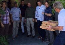 George W. Bush delivers pizza to Secret Service, Report George W. Bush delivers pizza to Secret Service, Report