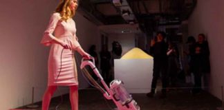 Ivanka Trump has icy reaction to news of 'Ivanka Vacuuming' art exhibit (Photo)