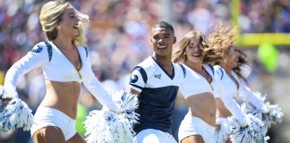 Super Bowl: Male cheerleaders make history (Photo)