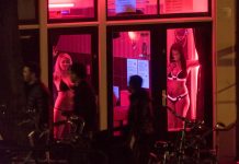 Amsterdam to ban tours of red-light district (Reports) Amsterdam to ban tours of red-light district (Reports)