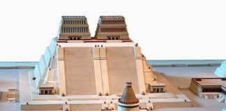 Aztec royal tomb: Flamingo and Child Sacrifices (New Discovery)