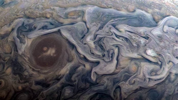 New Jupiter images from NASA's Juno spacecraft is utterly gorgeous