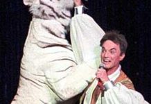 Siegfried and Roy tiger trainer suggests cover up in 2003 mauling Siegfried and Roy tiger trainer suggests cover up in 2003 mauling