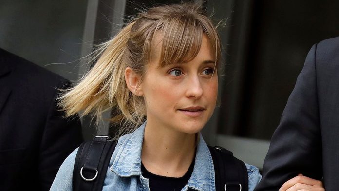 Allison Mack Pleads Guilty in Sex-Cult Case (Reports)