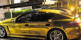Gold Porsche is too shiny for Germany's roads (Picture)