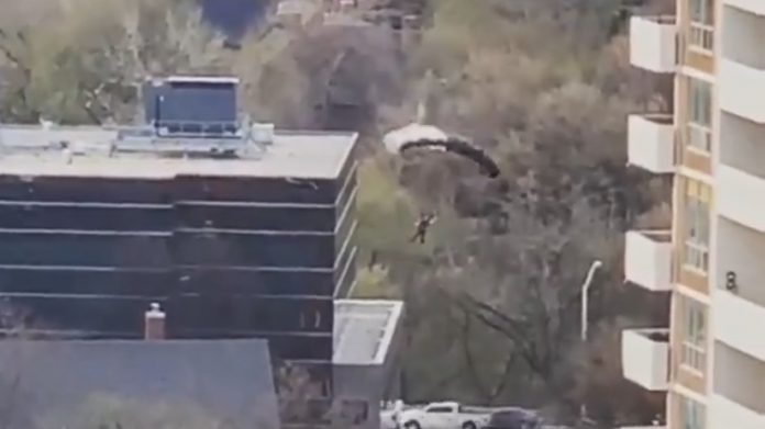 Parachute seen in Toronto (Video)