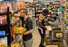 Walmart Launches Grocery-Picking Robot orders at high speeds Walmart Launches Grocery-Picking Robot orders at high speeds