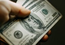 Police jail woman who paid bail with marijuana-scented cash, Report Police jail woman who paid bail with marijuana-scented cash, Report