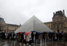 Staff force Louvre closure over infection fears, Report Staff force Louvre closure over infection fears, Report