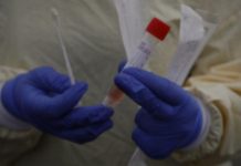 Coronavirus USA Update: deaths from COVID-19 top 8,000, cases top 300,000 Coronavirus USA Update: deaths from COVID-19 top 8,000, cases top 300,000