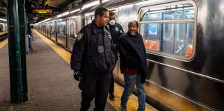 Coronavirus USA Updates: Cuomo calls for plan to disinfect subways Coronavirus USA Updates: Cuomo calls for plan to disinfect subways