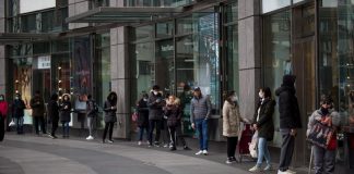 Coronavirus USA Updates: Social distancing could be necessary until 2022 Coronavirus USA Updates: Social distancing could be necessary until 2022