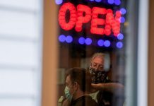 Coronavirus USA Updates: Milwaukee order allows salons, malls, playgrounds to reopen Coronavirus USA Updates: Milwaukee order allows salons, malls, playgrounds to reopen