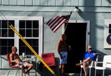 Coronavirus USA Updates: Social distancing has dropped significantly in the US Coronavirus USA Updates: Social distancing has dropped significantly in the US