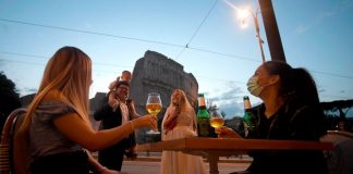 Coronavirus Updates: Daily coronavirus deaths fall below 100 in Italy Coronavirus Updates: Daily coronavirus deaths fall below 100 in Italy