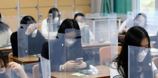 Coronavirus Updates: Students start returning to classrooms across South Korea Coronavirus Updates: Students start returning to classrooms across South Korea