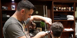 Coronavirus updates: New Zealand barber snips away at midnight as nation reopens Coronavirus updates: New Zealand barber snips away at midnight as nation reopens