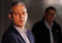 Coronavirus Australia Updates: No new COVID-19 cases in Victoria, public health alert sparked by positive test in Queensland Coronavirus Australia Updates: No new COVID-19 cases in Victoria, public health alert sparked by positive test in Queensland