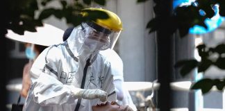 Coronavirus USA updates: New York state adds Alaska, Delaware to travel advisory list