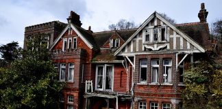 Cate Blanchett buys new UK mansion Potters Manor which has been transformed, Report Cate Blanchett buys new UK mansion Potters Manor which has been transformed, Report