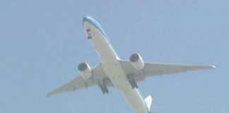 Pilot reports 'guy in jetpack' flying near plane in Los Angeles, Report