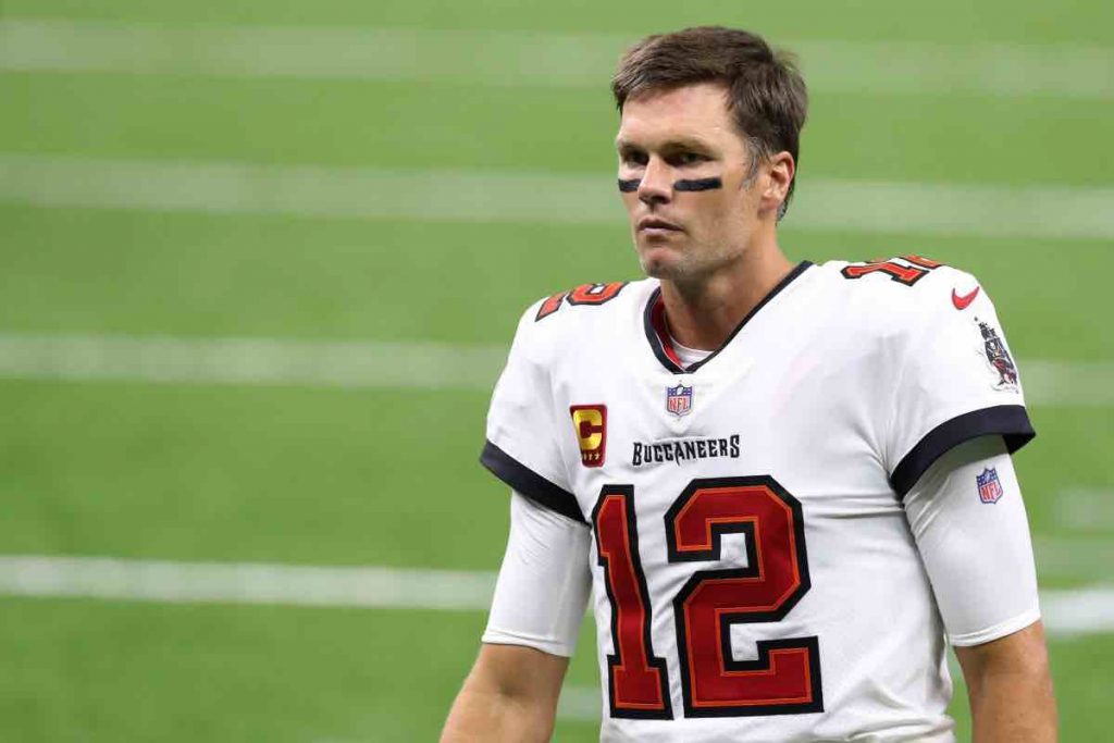 Tom Brady picked off twice as he loses first NFL game with Buccaneers (Report) - Web Top News