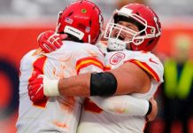 Chiefs Defeat Broncos, 43-16, in Complete Team Victory (Details) Chiefs Defeat Broncos, 43-16, in Complete Team Victory (Details)