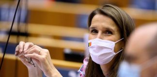 Coronavirus live updates: Belgium's foreign minister admitted to ICU for COVID-19