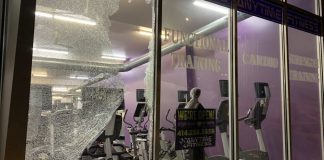 Wauwatosa: Police fire tear gas on protesters twice, declare unlawful assembly Wauwatosa: Police fire tear gas on protesters twice, declare unlawful assembly