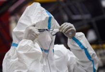 Coronavirus US Updates: COVID-19 Cases Surpass 9 Million Coronavirus US live updates: Intubated COVID-19 patient plays violin to thank his caregivers