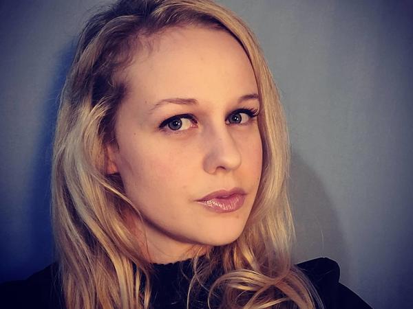 Rebekah Jones: Florida's former COVID-19 data curator to surrender on hacking accusations