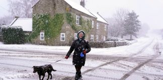 UK weather: Snow and rain prompt 'significant travel disruption' warnings