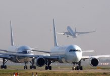 Police stop Heathrow flight from taking off to arrest child abduction suspect, Report Police stop Heathrow flight from taking off to arrest child abduction suspect, Report