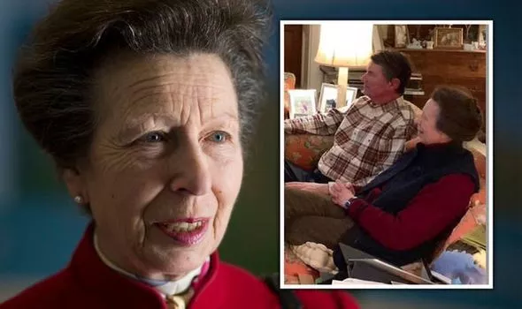 Princess Anne gives fans glimpse inside cosy living room with new photo