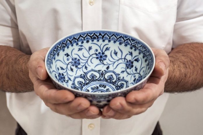 This cheap bowl just sold for a staggering amount of money (Photo)